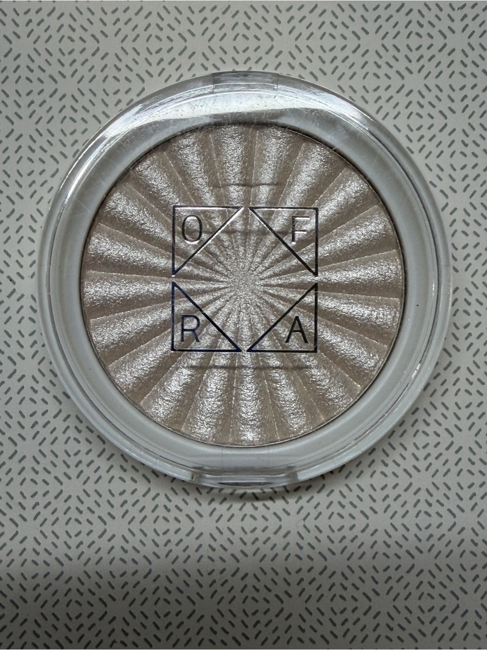 OFRA Champagne Shimmer Highlighter — Pearl/Champagne